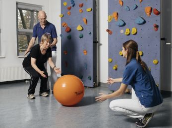 Therapie Neurologisches Rehabilitationszentrum Rosenhuegel 2