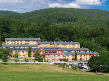 Seniorenzentrum St. Corona am Schöpf Außenansicht